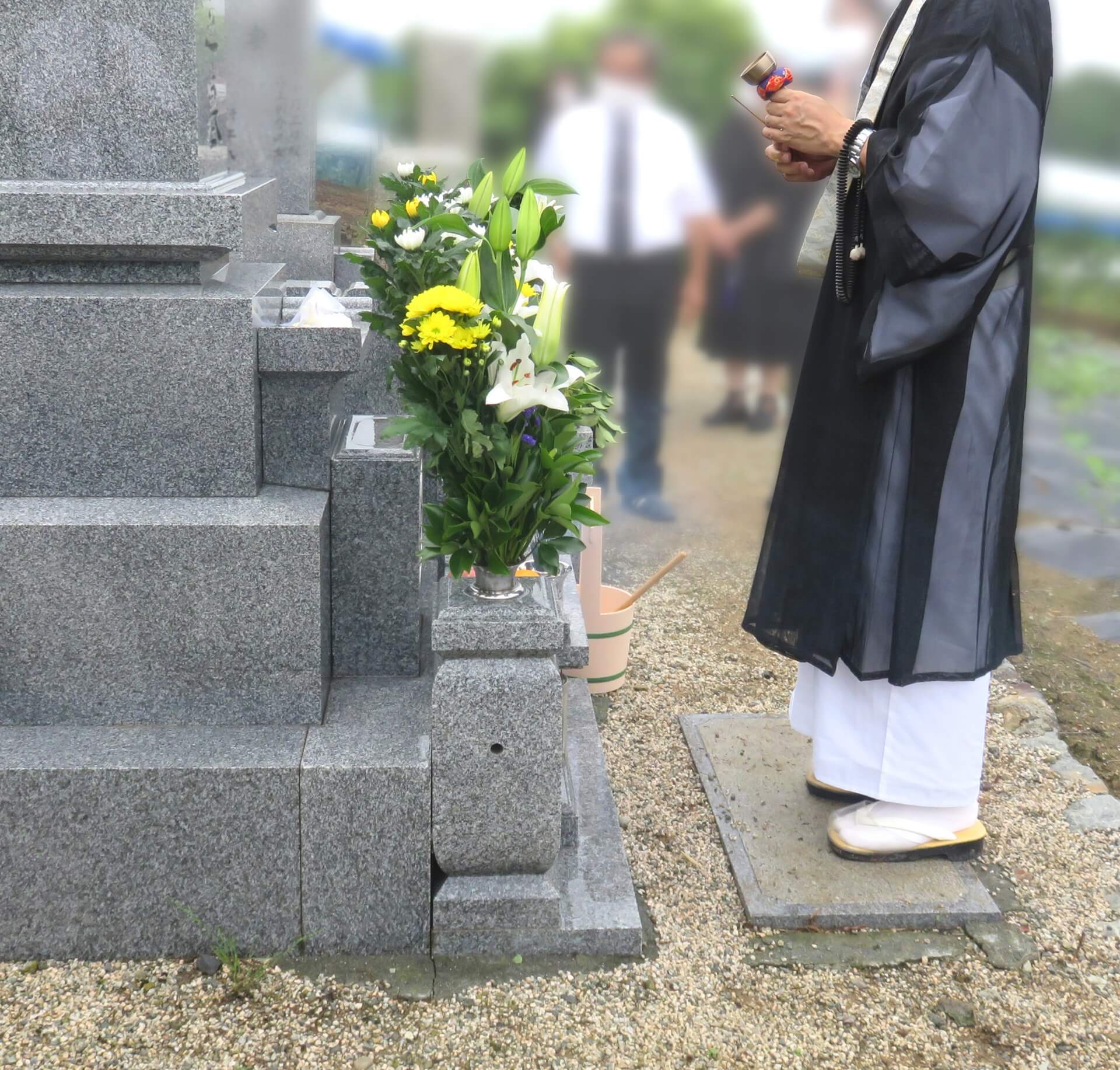 納骨式とは？――当日の流れ・服装・持ち物・お布施の基本