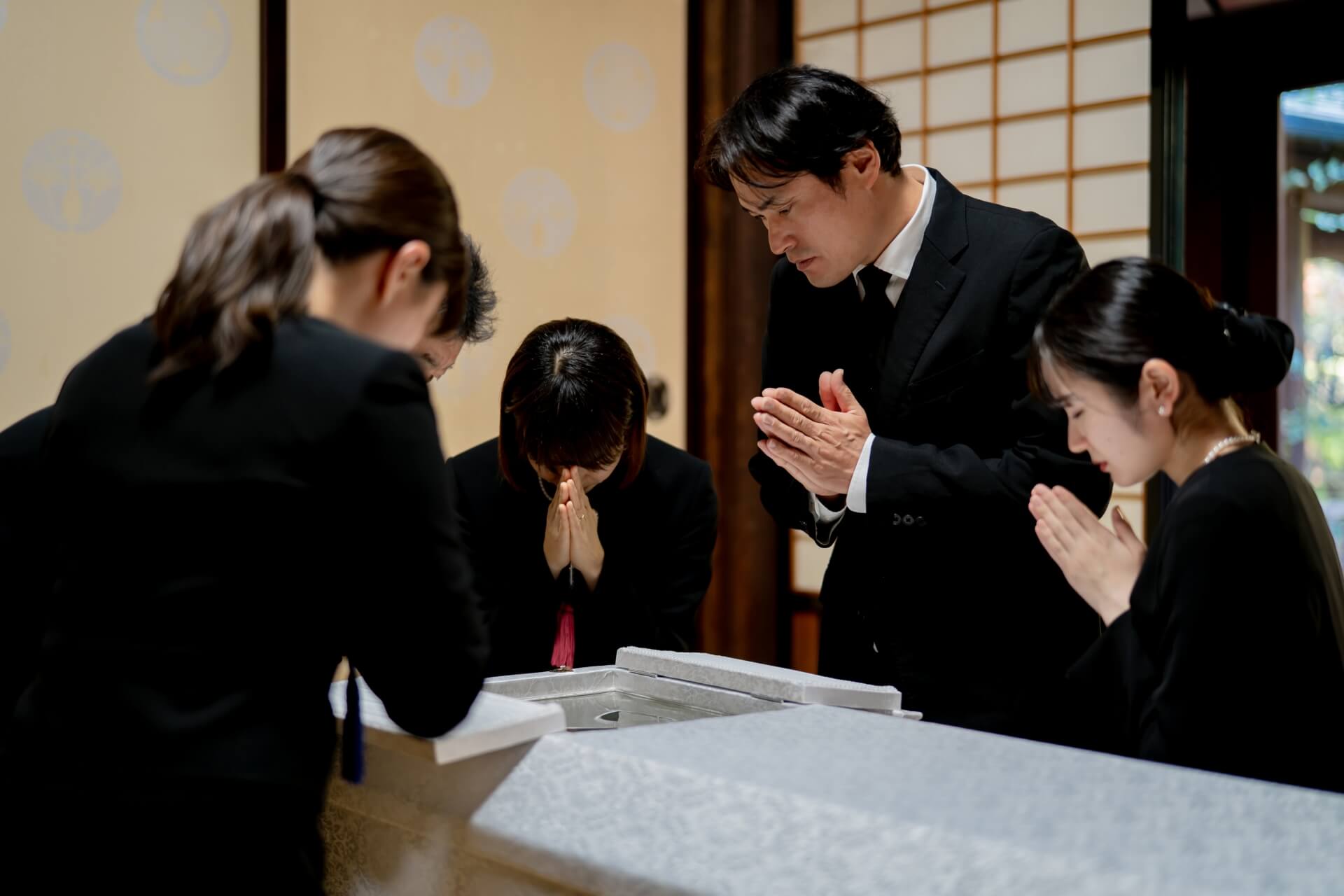 安置中の故人様には面会できる？――時間・服装・持ち物・確認したいこと