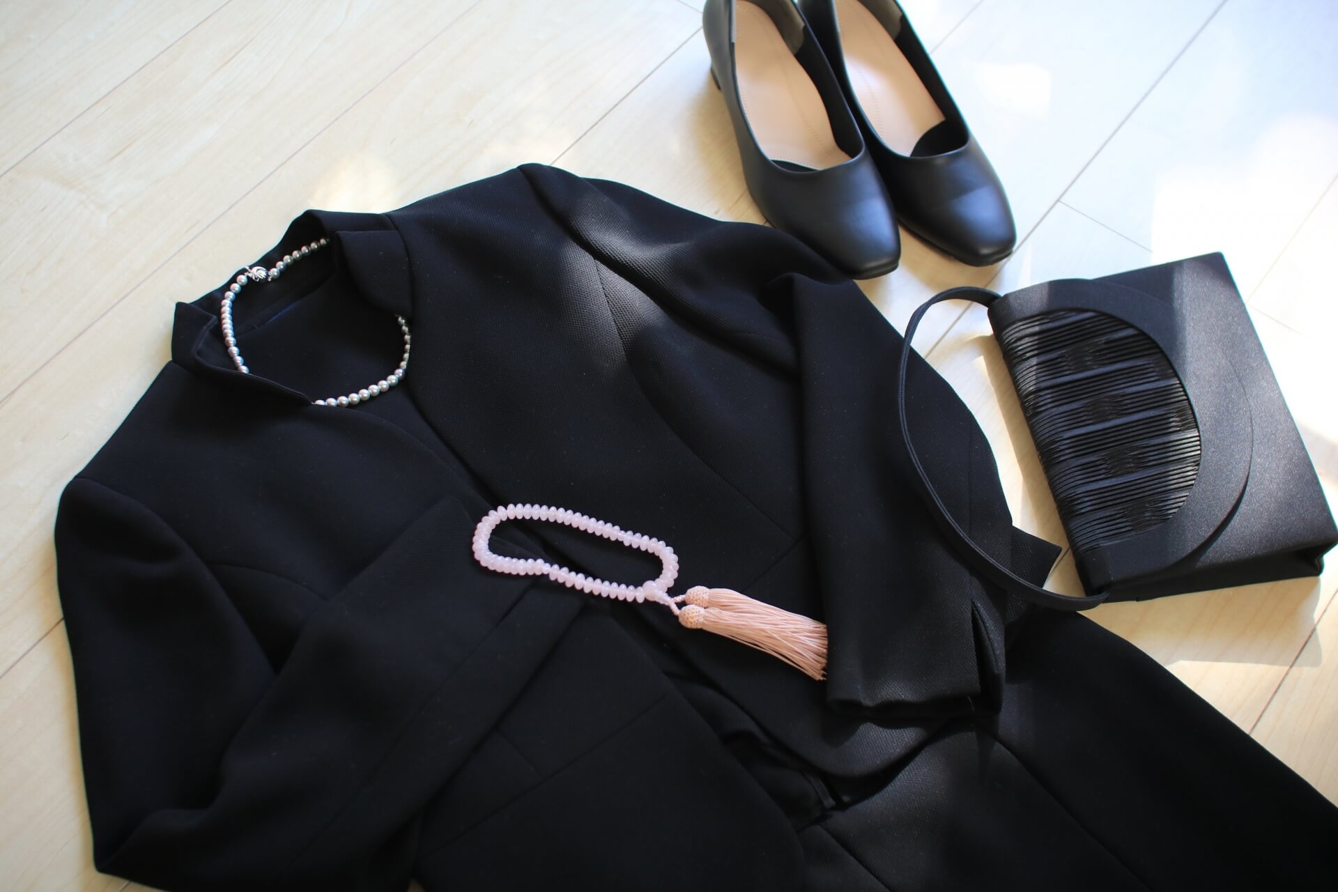 葬儀後の喪服はどうする？――クリーニング・保管・次に備えるお手入れ